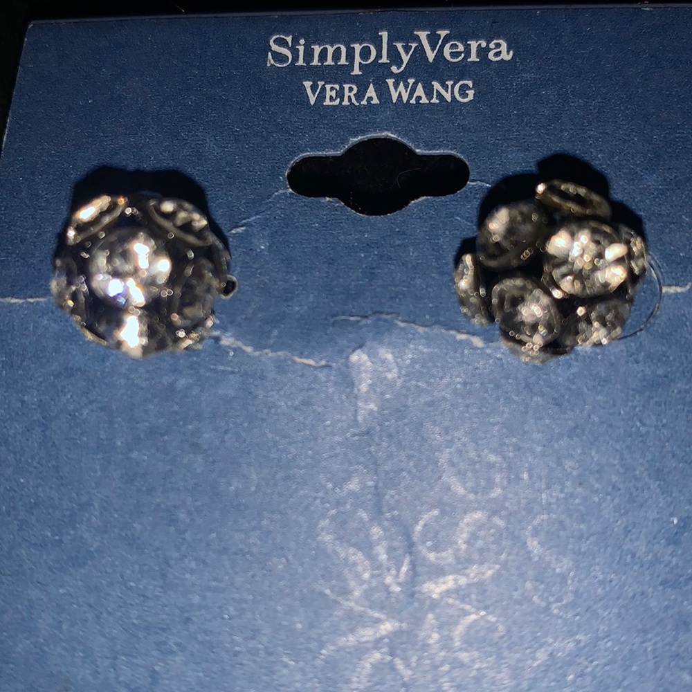 NWT VERA WANG EARRINGS Pierced